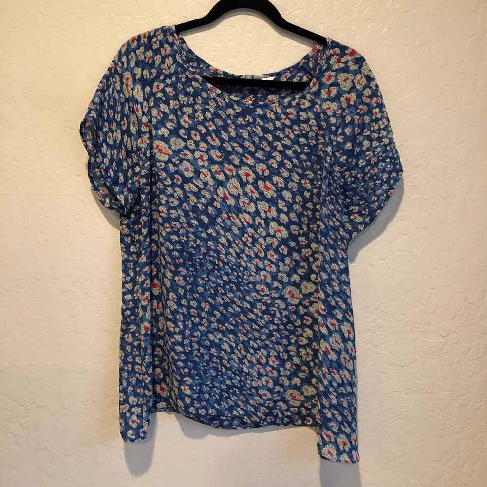 CAbi button back blouse XL